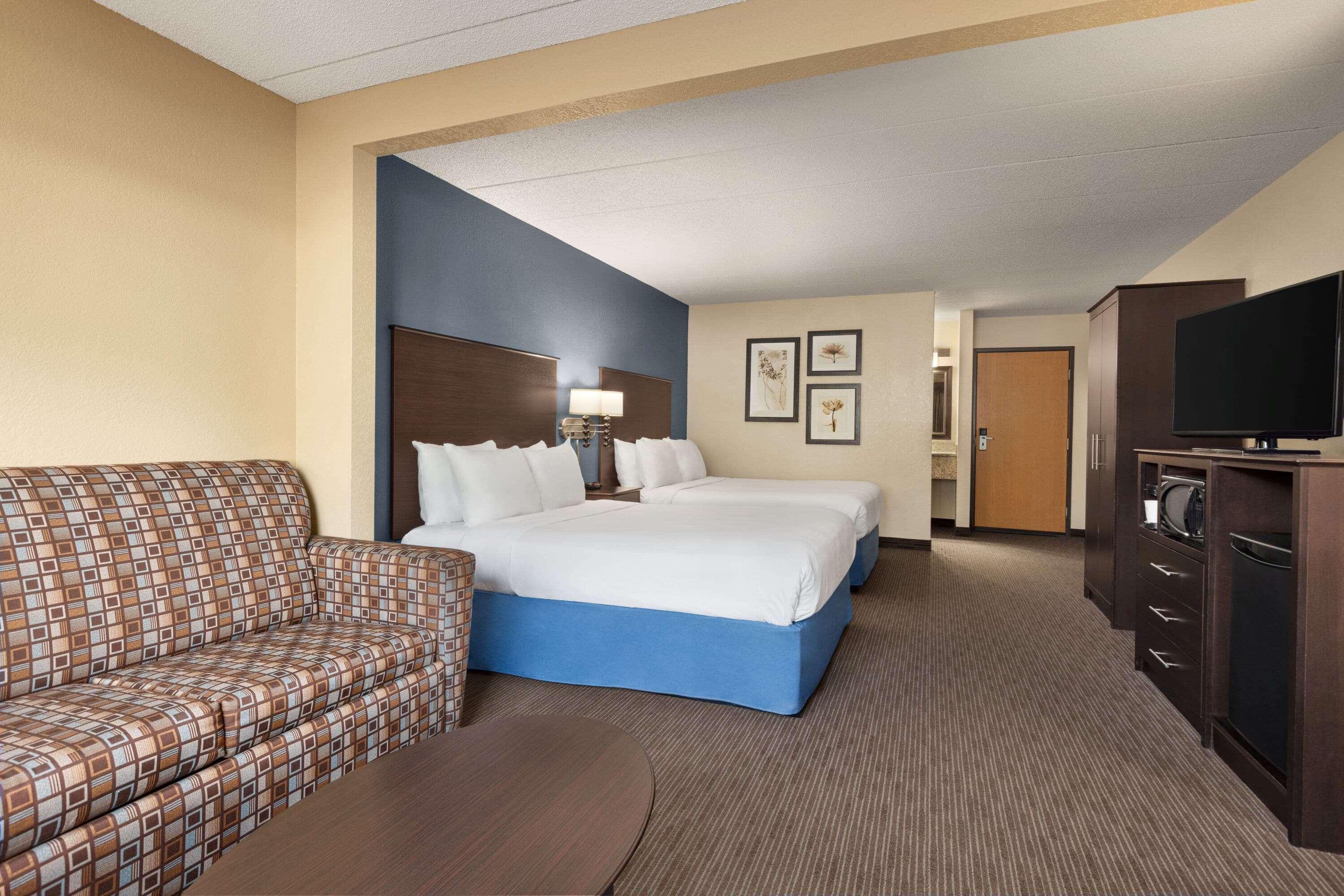 Hotel Baymont By Wyndham Owatonna